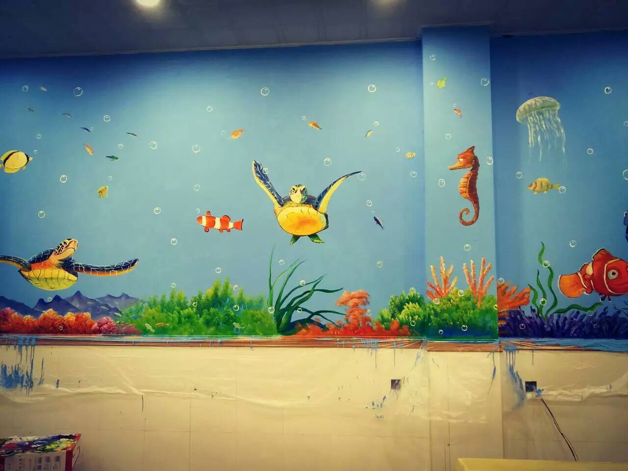 墻壁自己畫