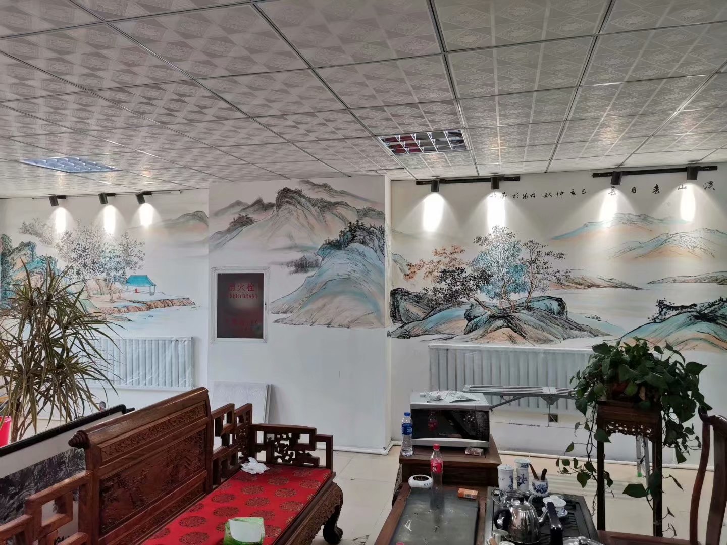 墻繪恰好貼合餐飲業(yè)的發(fā)展規(guī)劃